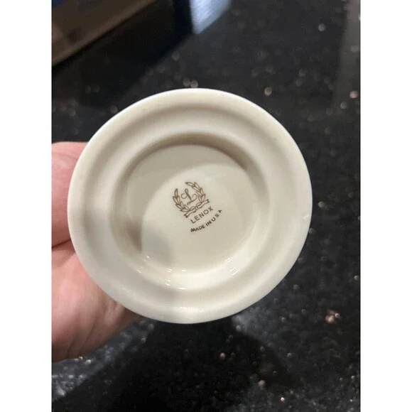 LENOX IVORY SALT SHAKER & PEPPER GRINDER - Picture 5 of 5